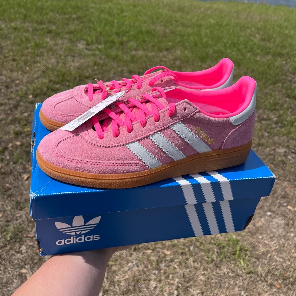 NWT Adidas Handball Spezial Womans Sneaker Size 7 in Pink - Picture 2 of 10